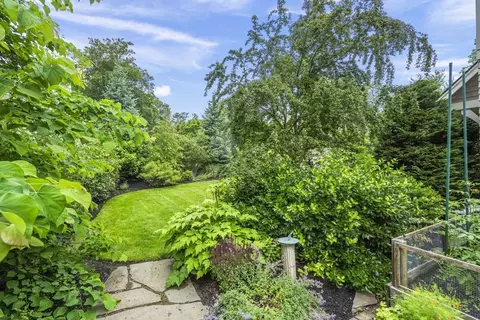 Exterior - 7 Bradlee Rd, Marblehead, MA 01945 photo 5 of 6