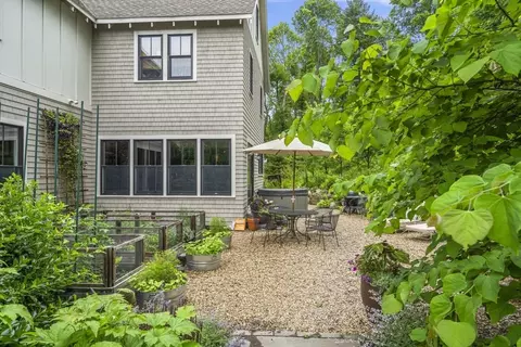 Exterior - 7 Bradlee Rd, Marblehead, MA 01945 photo 3 of 6
