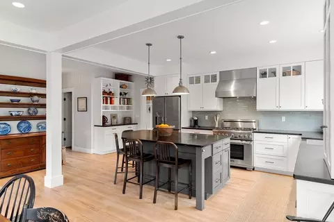 Kitchen - 7 Bradlee Rd, Marblehead, MA 01945 photo 4 of 5