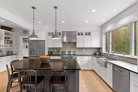 Kitchen - 7 Bradlee Rd, Marblehead, MA 01945 photo 3 of 5