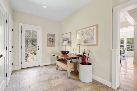 Dining - 7 Bradlee Rd, Marblehead, MA 01945 photo 4 of 4