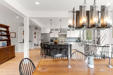 Dining - 7 Bradlee Rd, Marblehead, MA 01945 photo 3 of 4