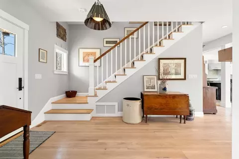 Entry Way - 7 Bradlee Rd, Marblehead, MA 01945 photo 1 of 3