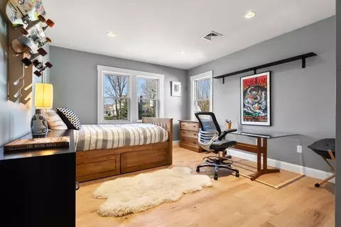 Bedroom - 7 Bradlee Rd, Marblehead, MA 01945 photo 5 of 6