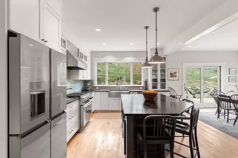 Kitchen - 7 Bradlee Rd, Marblehead, MA 01945 photo 2 of 5