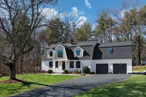 24 Hickory Ln, Hamilton, MA 01982