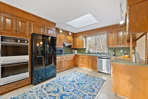 Kitchen - 10 Wildwood Dr, Needham, MA 02492 photo 4 of 5
