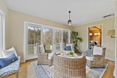 Exterior - 10 Wildwood Dr, Needham, MA 02492 photo 3 of 7