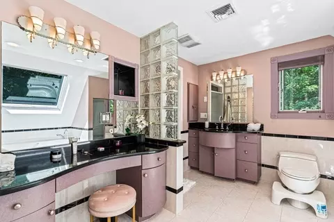 Bath - 161 Hampton Rd, Sharon, MA 02067 photo 3 of 5