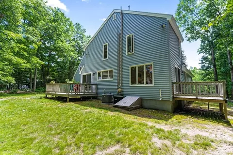 Exterior - 161 Hampton Rd, Sharon, MA 02067 photo 5 of 9