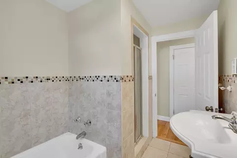 Bath - 78 Prentice St, Waltham, MA 02451 photo 2 of 3