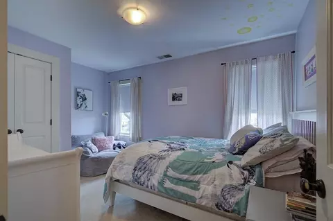 Bedroom - 22 Arlington St, Hamilton, MA 01982 photo 5 of 5