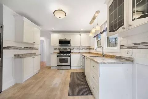 Kitchen - 237 Walnut St, Saugus, MA 01906 photo 4 of 4