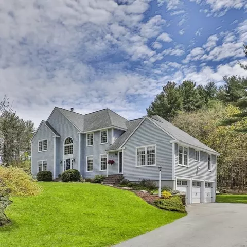 102 Lost Pond Ln, North Andover, MA 01845