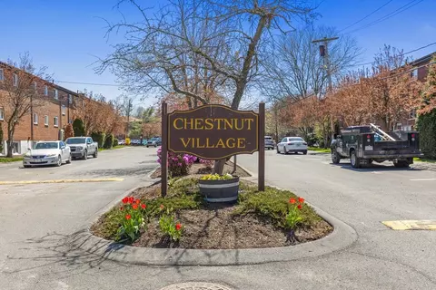 56 Bryon Rd #2, Chestnut Hill, MA 02467