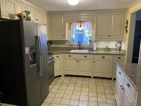 51 Spaulding St, Townsend, MA 01469 photo 3