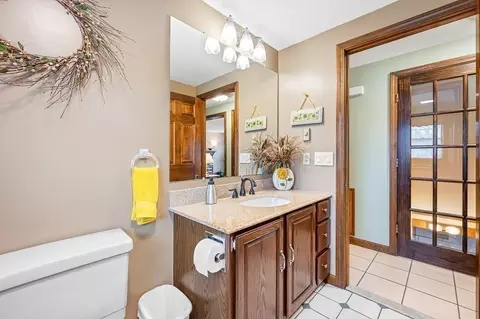 Bath - 9 Genevieve Ln, Webster, MA 01570 photo 2 of 4