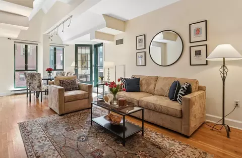 2 Clarendon St #503, Boston, MA 02116