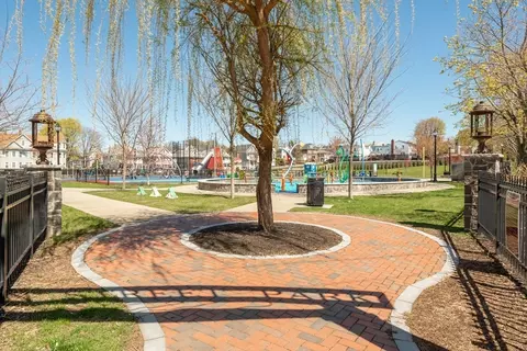 View/Area - 19 Stuart St, Everett, MA 02149 photo 2 of 2