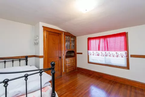 Bedroom - 19 Stuart St, Everett, MA 02149 photo 5 of 9