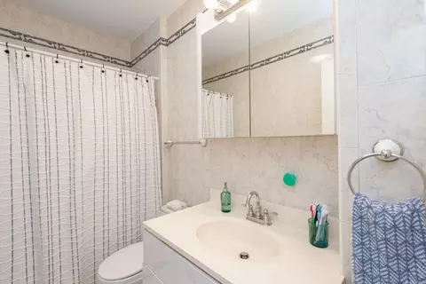 Bath - 19 Stuart St, Everett, MA 02149 photo 3 of 3