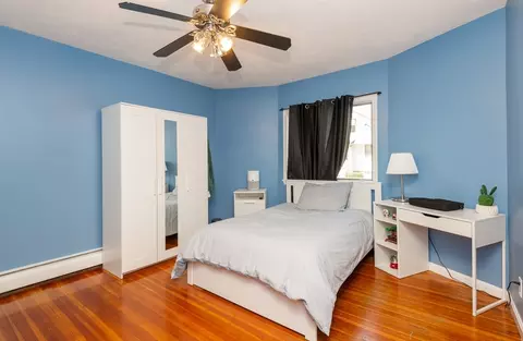 Bedroom - 19 Stuart St, Everett, MA 02149 photo 7 of 9