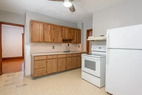 Kitchen - 19 Stuart St, Everett, MA 02149 photo 2 of 5