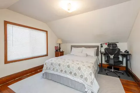 Bedroom - 19 Stuart St, Everett, MA 02149 photo 2 of 9
