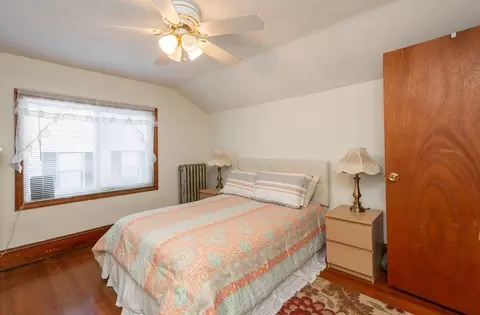 Bedroom - 19 Stuart St, Everett, MA 02149 photo 4 of 9