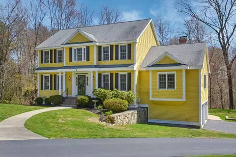 4 Metcalf Rd, Mendon, MA 01756