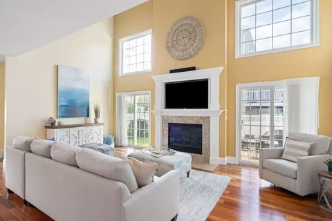 57 E St, Hull, MA 02045 photo 9