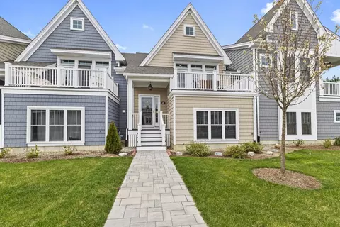 16 Daisy Ln, Plymouth, MA 02360