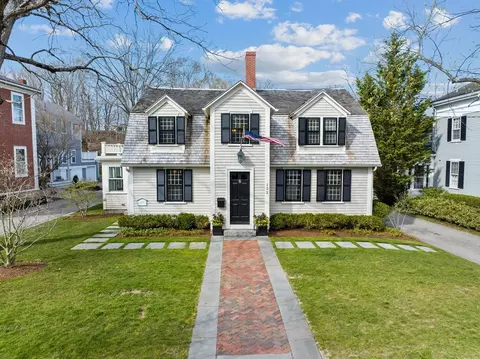 132 Main St, Hingham, MA 02043