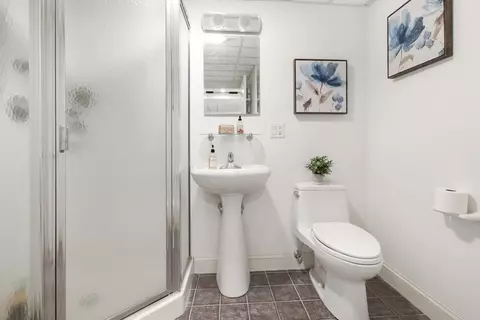 Bath - 123 Lilah Ln, Reading, MA 01867 photo 1 of 4