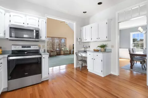 Kitchen - 123 Lilah Ln, Reading, MA 01867 photo 2 of 4