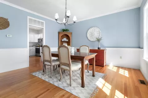 Dining - 123 Lilah Ln, Reading, MA 01867 photo 2 of 2