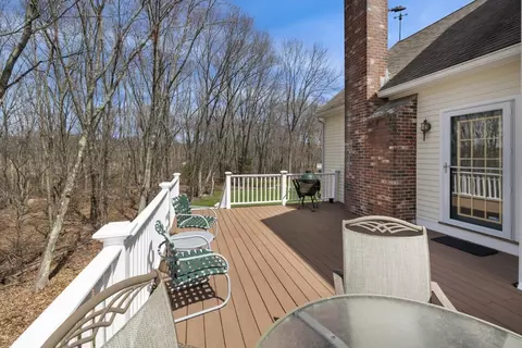 Exterior - 123 Lilah Ln, Reading, MA 01867 photo 5 of 6