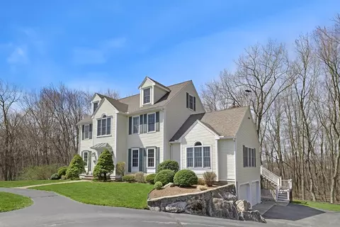 123 Lilah Ln, Reading, MA 01867