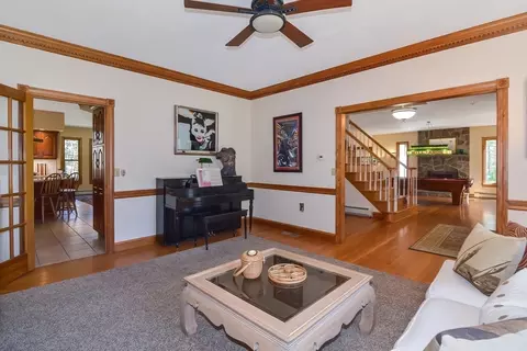 Living - 198 East St, Upton, MA 01568 photo 2 of 10