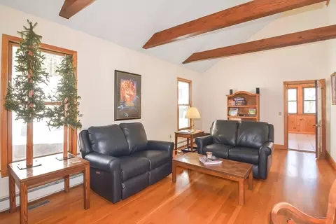 Living - 198 East St, Upton, MA 01568 photo 8 of 10