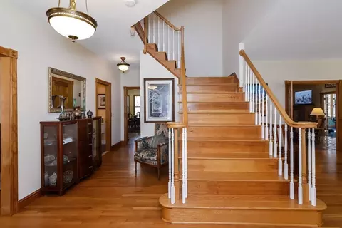 Entry Way - 198 East St, Upton, MA 01568 photo 1 of 4