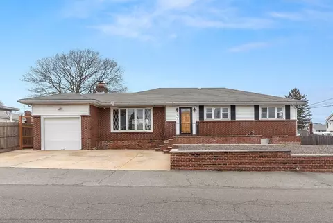 120 Sigourney St, Revere, MA 02151