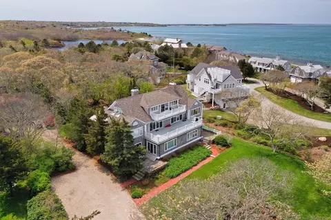 46 Gunning Point Ave #2, Falmouth, MA 02540