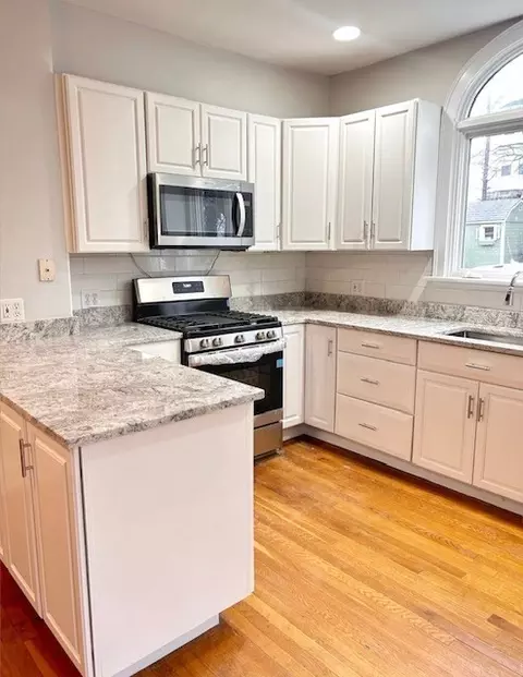 105-107 Pleasant St, Woburn, MA 01801
