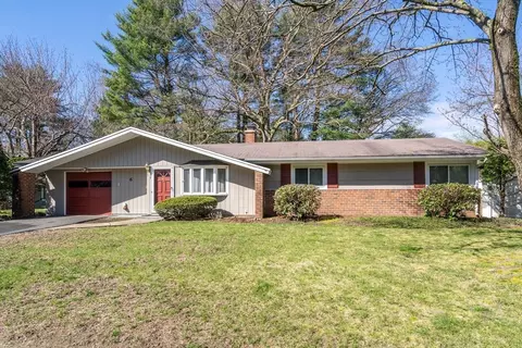 6 Mary Agnes Rd, Framingham, MA 01701