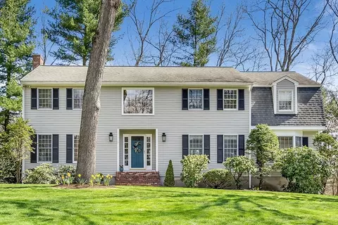 9 Algonquin Ave, Andover, MA 01810