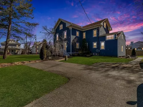 Exterior - 149 High St #1, Danvers, MA 01923 photo 9 of 10