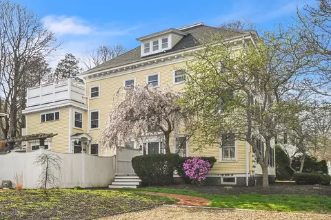 43-45 High St #3, Newburyport, MA 01950