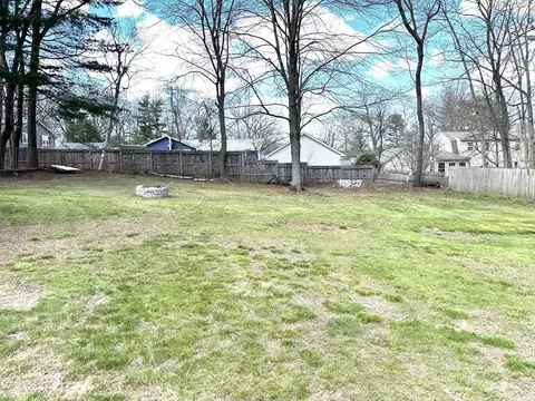 Exterior - 98 Corey Rd, Springfield, MA 01128 photo 5 of 9