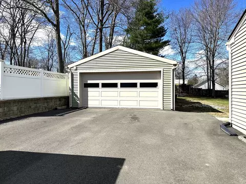 Exterior - 98 Corey Rd, Springfield, MA 01128 photo 9 of 9